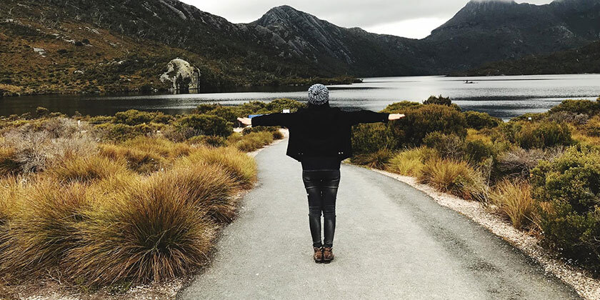 HODITE PO SVOJI POTI